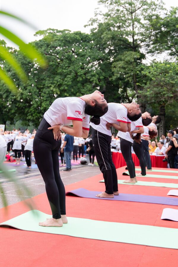 Ngày Quốc tế Yoga lần thứ 9 tại Hà Nội - Sputnik Việt Nam