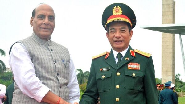 Bộ trưởng Phan Văn Giang và Bộ trưởng Rajnath Singh - Sputnik Việt Nam
