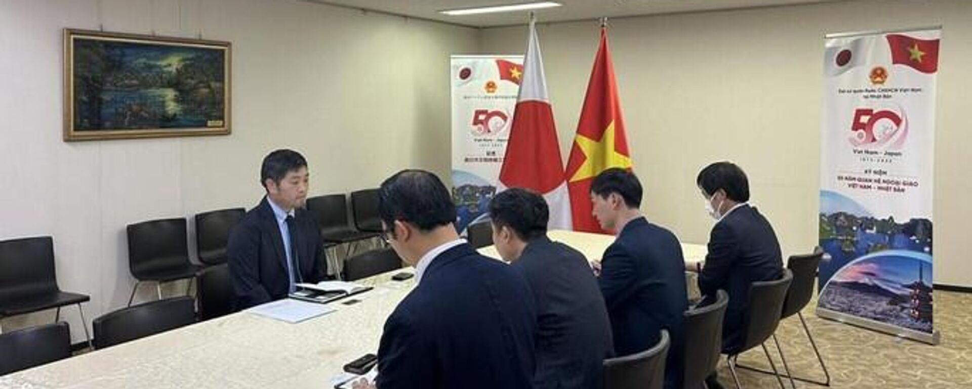 Buổi làm việc giữa cán bộ Đại sứ quán Việt Nam tại Nhật Bản với đại diện nghiệp đoàn về sự việc - Sputnik Việt Nam, 1920, 20.06.2023