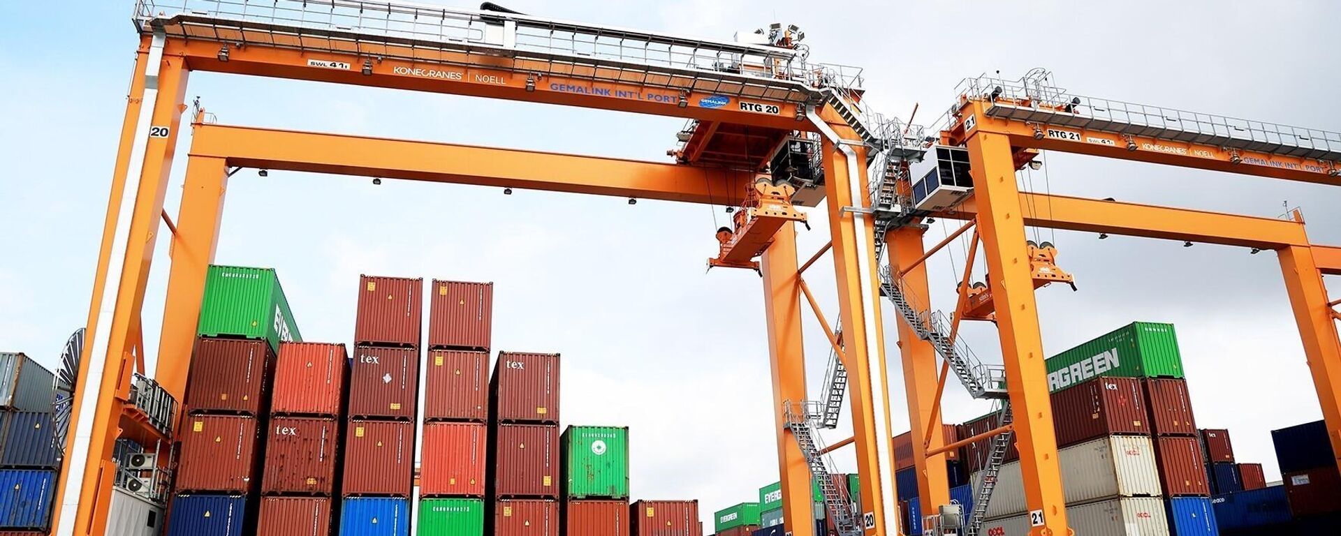Hàng container qua cảng biển Việt Nam tăng gấp đôi trong giai đoạn 2015 - 2022 - Sputnik Việt Nam, 1920, 08.07.2023