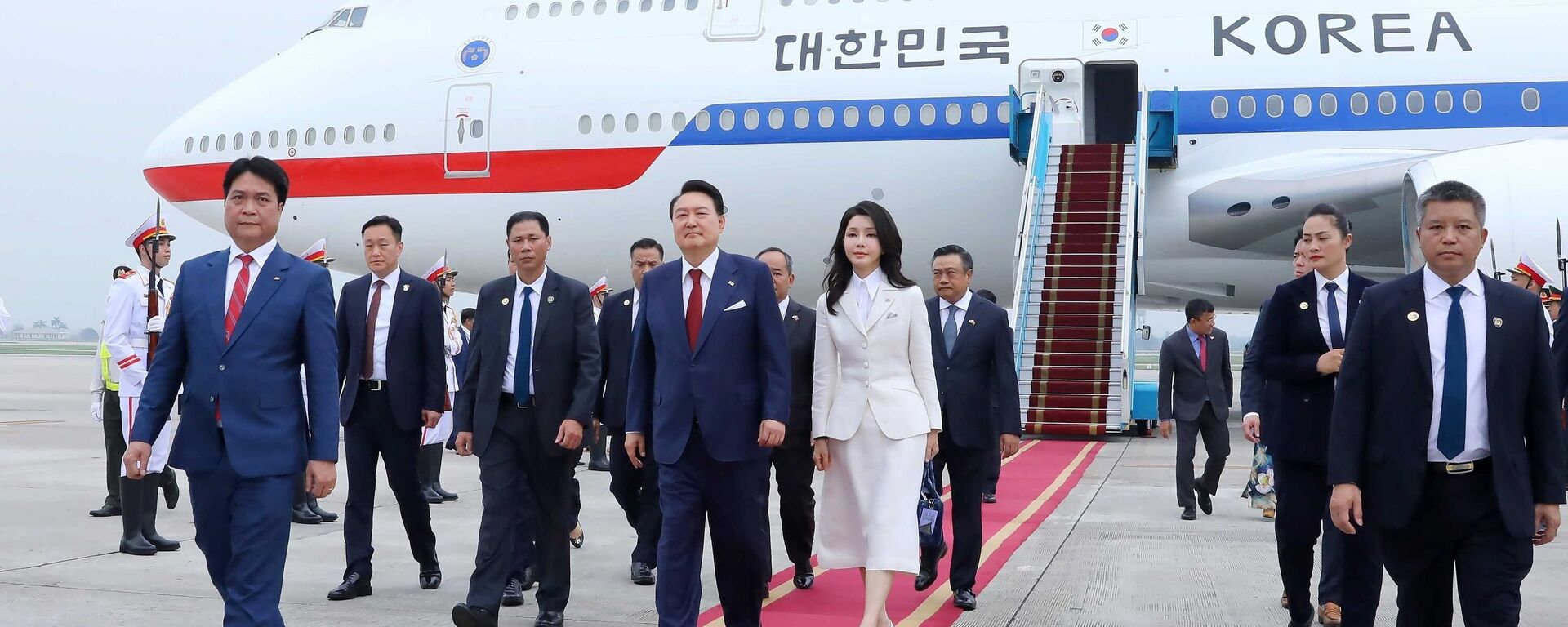 Tổng thống Hàn Quốc Yoon Suk Yeol bắt đầu chuyến thăm cấp Nhà nước tới Việt Nam - Sputnik Việt Nam, 1920, 22.06.2023