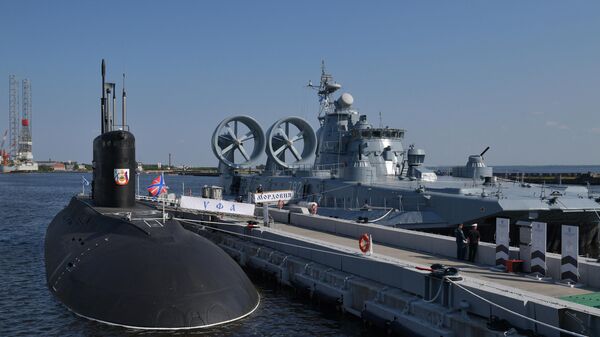 Thủy phi cơ Mordovia và tàu ngầm Ufa tại Triển lãm Hải quân Quốc tế IMDS-2023 ở Kronstadt - Sputnik Việt Nam
