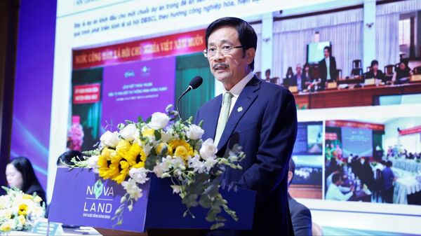 Ông Bùi Thành Nhơn, Chủ tịch HĐQT Công ty Cổ phần Tập đoàn Đầu tư Địa ốc No Va trải lòng với cổ đông - Sputnik Việt Nam