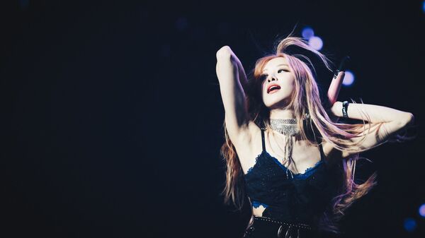 Rosé of BLACKPINK performs at Sahara Tent during the 2019 Coachella Valley Music And Arts Festival on April 12, 2019 in Indio, California.  - Sputnik Việt Nam
