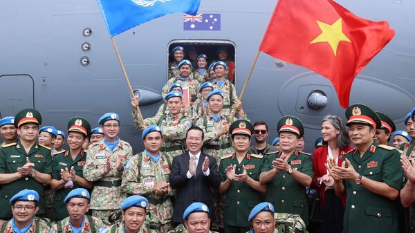 Chủ tịch nước dự Lễ xuất quân thực hiện nhiệm vụ gìn giữ hòa bình Liên hợp quốc - Sputnik Việt Nam