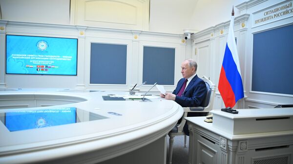 Tổng thống Nga Vladimir Putin tham dự cuộc họp của Hội đồng Nguyên thủ quốc gia các nước thành viên SCO - Sputnik Việt Nam