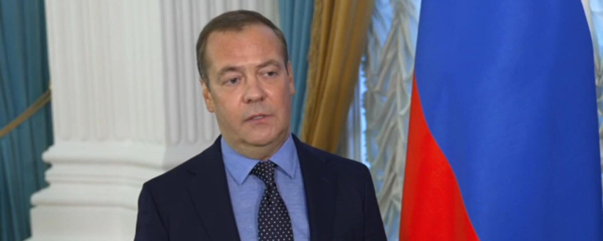Medvedev: Nếu NATO ngừng cung cấp vũ khí cho Ukraina, chiến dịch quân sự đặc biệt sẽ kết thúc sau vài ngày nữa - Sputnik Việt Nam, 1920, 05.07.2023