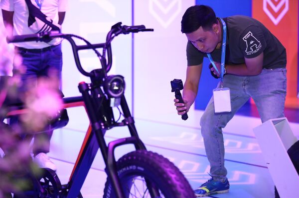 Xe đạp điện VinFast chính thức ra mắt công chúng Việt Nam. - Sputnik Việt Nam