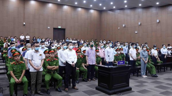 Bắt đầu phiên tòa xét xử 54 bị cáo trong vụ “chuyến bay giải cứu” - Sputnik Việt Nam