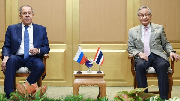 Bộ trưởng Ngoại giao Nga Sergei Lavrov và Bộ trưởng Ngoại giao Thái Lan Don Pramudwinai - Sputnik Việt Nam