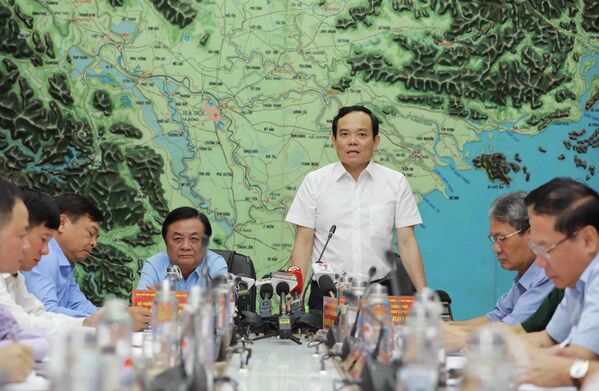Phó Thủ tướng Trần Lưu Quang chủ trì cuộc họp ứng phó với bão số 1 - Sputnik Việt Nam