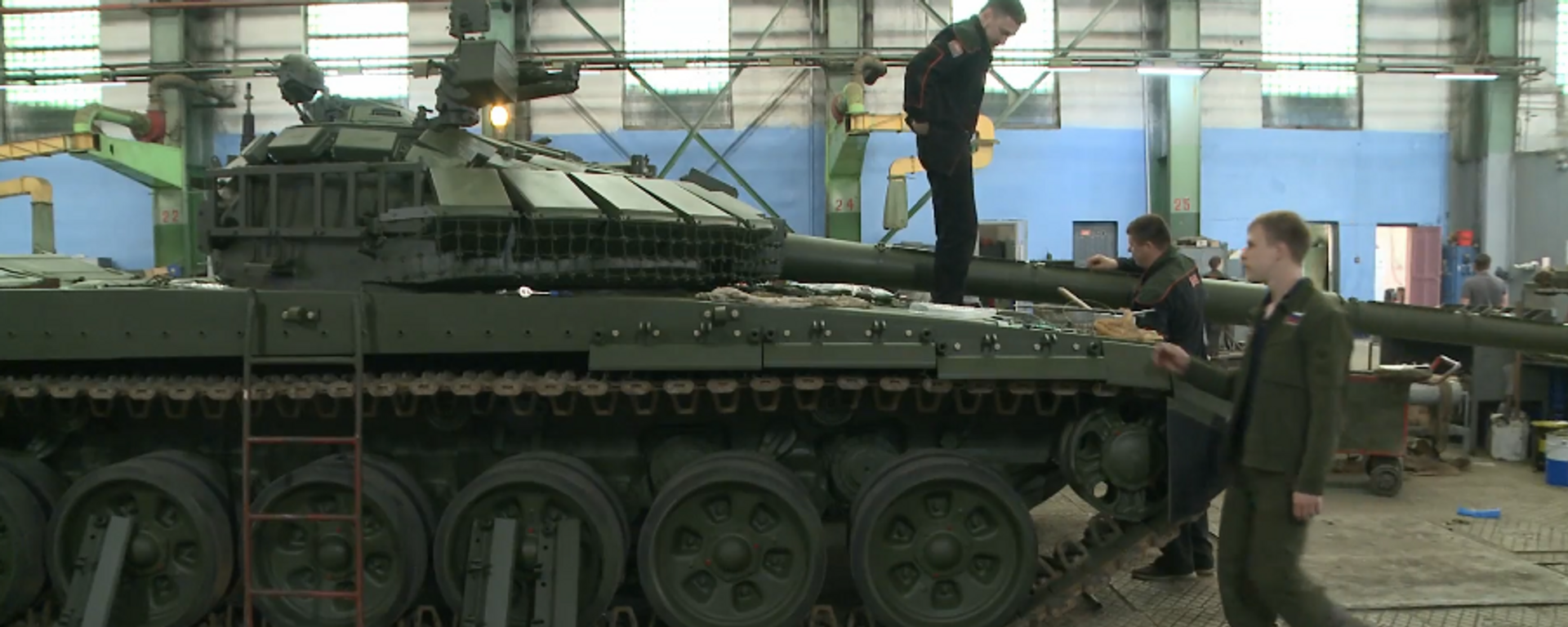 Nhà sản xuất Uralvagonzavod gửi lô xe tăng mới cho Bộ Quốc phòng Nga - Sputnik Việt Nam, 1920, 18.07.2023