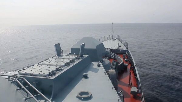 Tàu chiến Trung Quốc và Nga đẩy lùi cuộc tấn công của kẻ thù giả định trong cuộc tập trận - Sputnik Việt Nam
