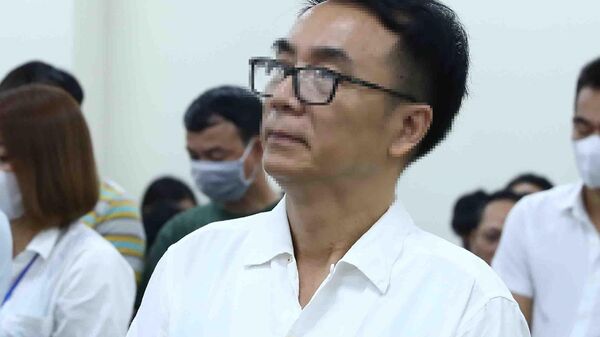 Cựu Phó Cục trưởng Cục Quản lý thị trường Hà Nội Trần Hùng bị phạt 9 năm tù về tội “Nhận hối lộ” - Sputnik Việt Nam