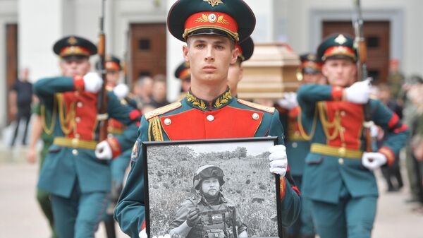 Vĩnh biệt phóng viên quân sự RIA Novosti Rostislav Zhuravlev đã hy sinh trong khu vực Chiến dịch quân sự đặc biệt - Sputnik Việt Nam