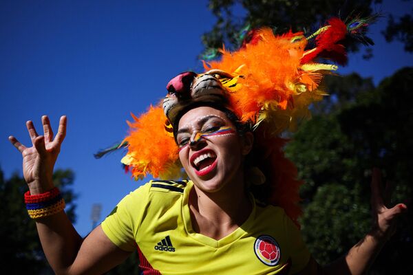 Cổ động viên Colombia tạo dáng trước khi bắt đầu trận đấu bóng đá tại sân vận động ở Sydney. - Sputnik Việt Nam