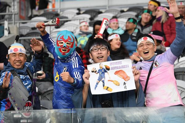 Người hâm mộ đến từ Nhật Bản trong trận đấu bóng đá tại Sân vận động Dunedin. - Sputnik Việt Nam