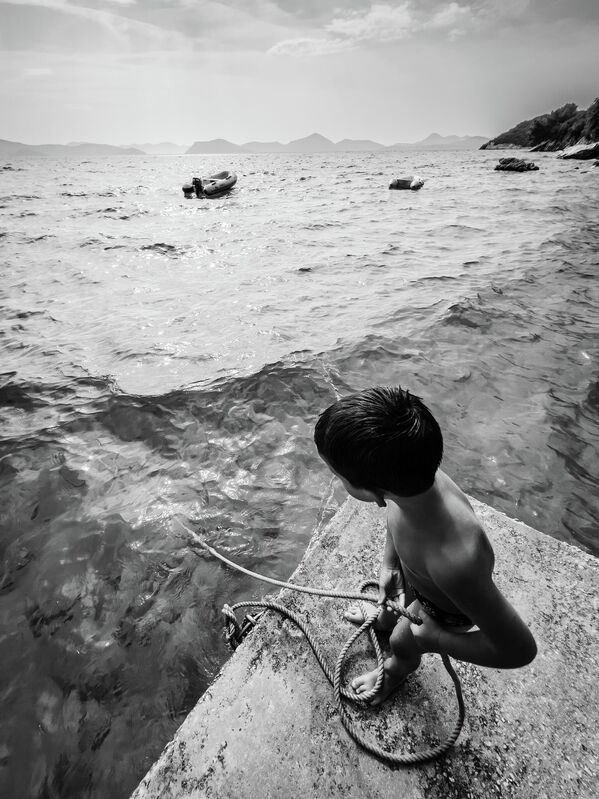 Tác phẩm Taming Waves,nhiếp ảnh gia Sasa Borozan từ Bosnia và Herzegovina, giải nhì hạng mục Nhiếp ảnh gia của năm, cuộc thi IPPAWARDS 2023. - Sputnik Việt Nam