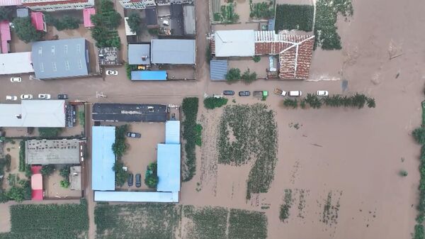 Trung Quốc: Đường phố ngập lụt, hàng nghìn người phải sơ tán sau cơn bão Doksuri ở Trác Châu - Sputnik Việt Nam