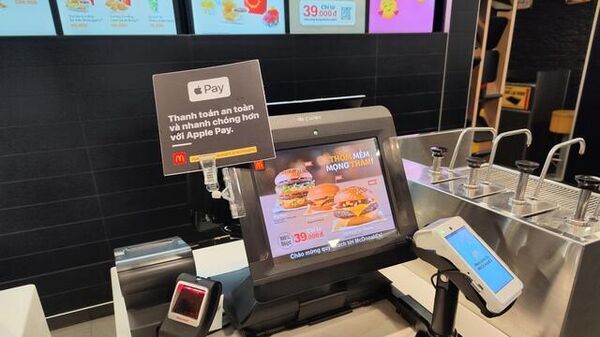 Chỗ thanh toán của McDonald's tại Việt Nam - Sputnik Việt Nam