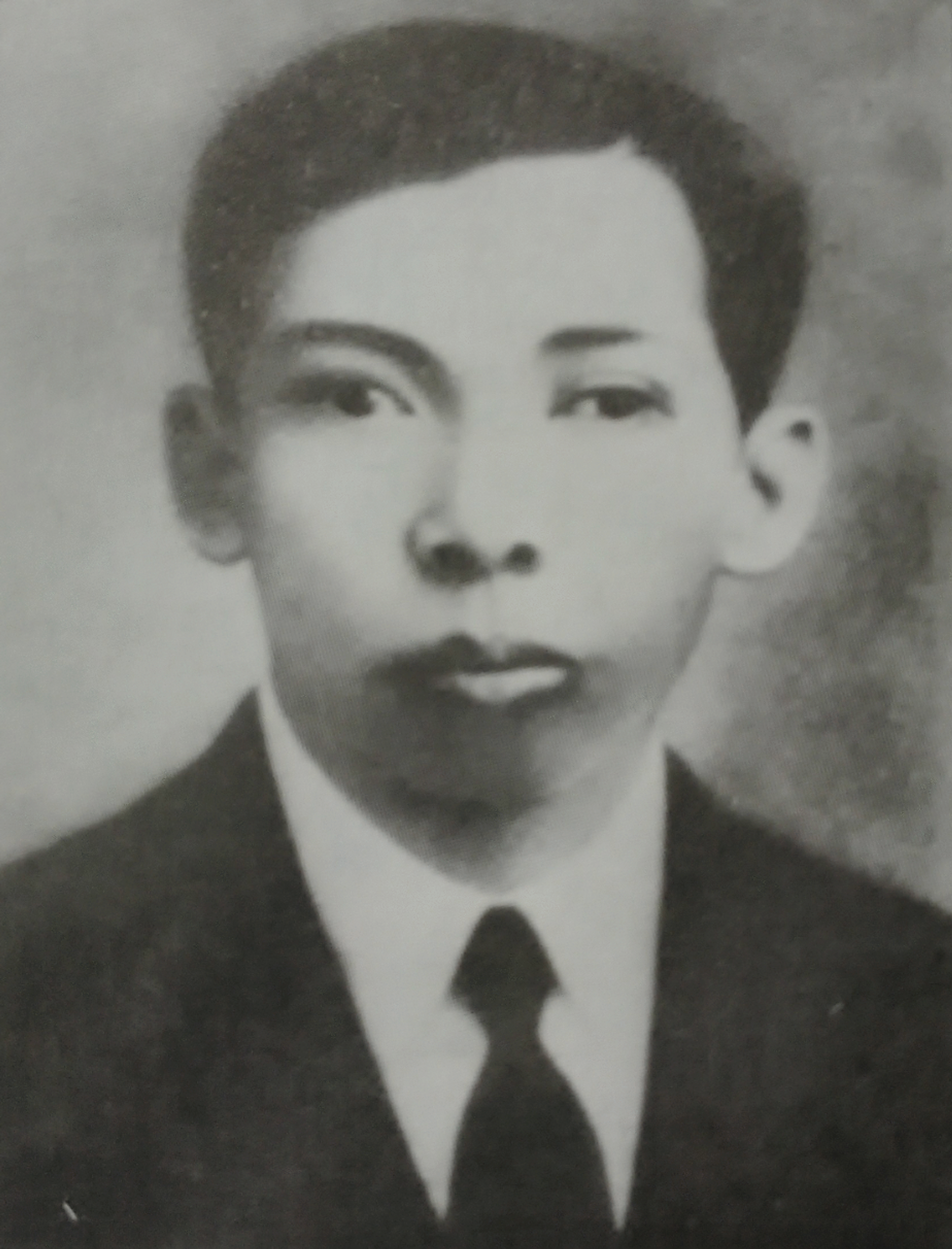 Đồng chí Trần Phú, người sau đó được bầu làm Tổng Bí thư đầu tiên của Đảng Cộng sản Đông Dương - Sputnik Việt Nam, 1920, 11.08.2023
