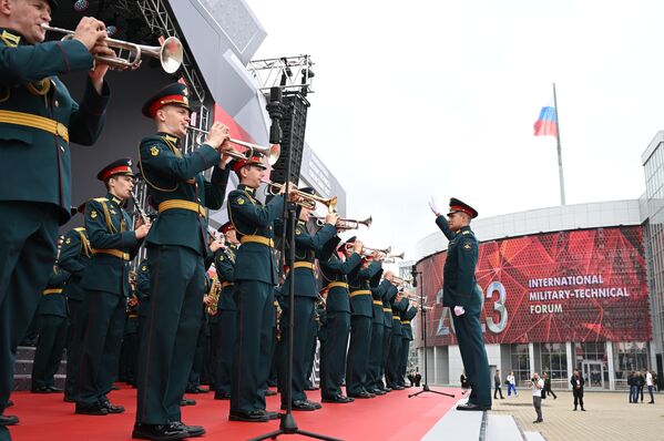 Ban quân nhạc tại Diễn đàn Kỹ thuật-Quân sự Quốc tế ARMY-2023 tại Trung tâm Triển lãm và Hội nghị Patriot - Sputnik Việt Nam