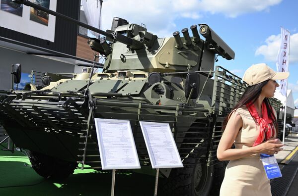 Xe bọc thép chở quân BTR-82A với mô-đun chiến đấu điều khiển từ xa &quot;Ballista&quot; tại &quot;ARMY-2023&quot;. - Sputnik Việt Nam