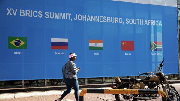 Баннеры, посвященные предстоящему саммиту БРИКС-2023 в Йоханнесбурге, Южная Африка - Sputnik Việt Nam