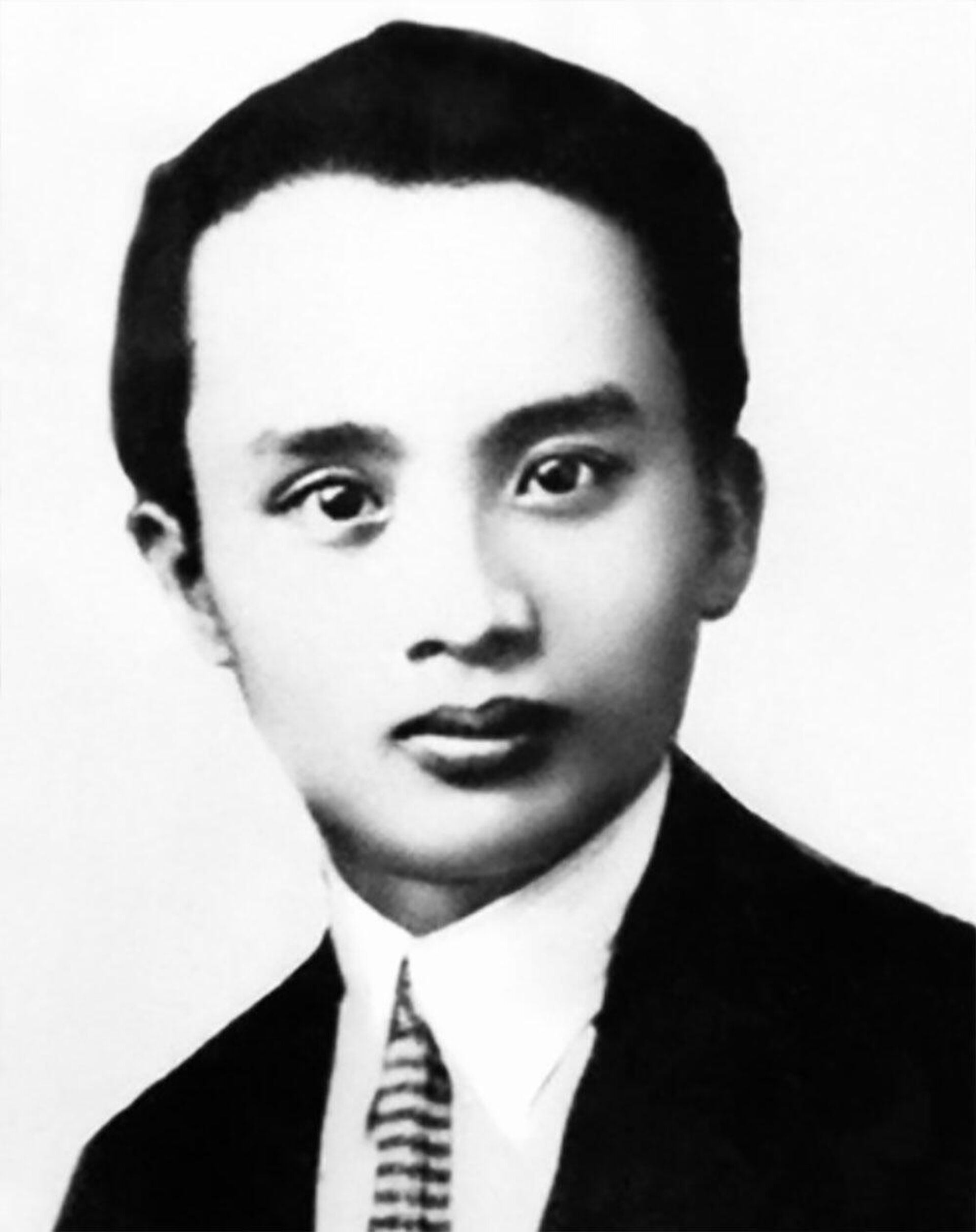 Hà Huy Tập (24 tháng 4 năm 1906 – 28 tháng 8 năm 1941) là một nhà cách mạng Việt Nam, Tổng Bí thư thứ ba của Đảng Cộng sản Đông Dương.  - Sputnik Việt Nam, 1920, 22.08.2023