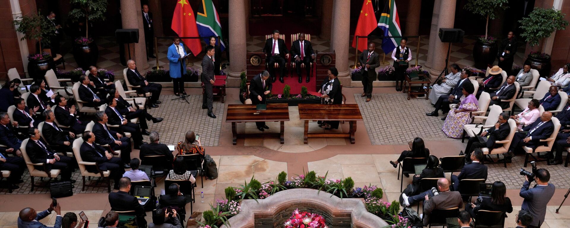 Cuộc gặp giữa Chủ tịch Trung Quốc Tập Cận Bình và Tổng thống Nam Phi Cyril Ramaphosa tại Pretoria - Sputnik Việt Nam, 1920, 22.08.2023