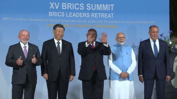 Đại diện các nước BRICS chụp ảnh trước cuộc gặp ở Johannesburg - Sputnik Việt Nam