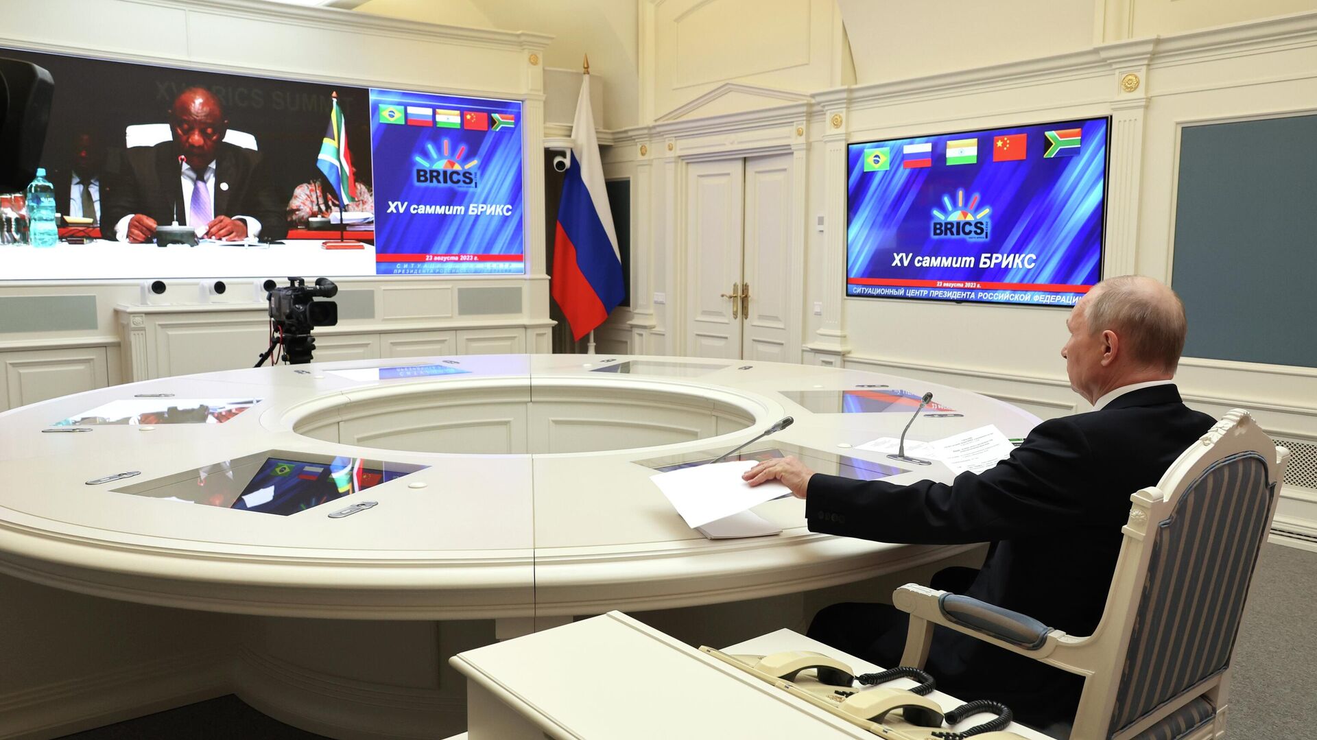 Tổng thống Nga Vladimir Putin tham dự hội nghị thượng đỉnh BRICS - Sputnik Việt Nam, 1920, 24.08.2023