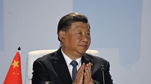 Chủ tịch Trung Quốc Tập Cận Bình tại cuộc họp báo tổng kết sau cuộc gặp chung của các nhà lãnh đạo BRICS với các nguyên thủ quốc gia và chính phủ các nước và tổ chức đa phương được mời. - Sputnik Việt Nam