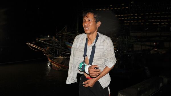 Tàu cá của ngư dân Quảng Ngãi bị tàu nước ngoài truy đuổi, tấn công - Sputnik Việt Nam