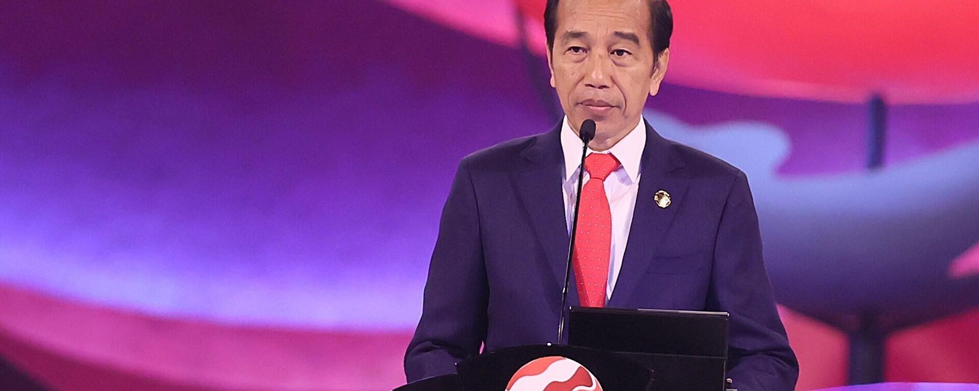 Tổng thống Indonesia Joko Widodo phát biểu tại Lễ khai mạc Hội nghị Cấp cao ASEAN lần thứ 43  - Sputnik Việt Nam, 1920, 05.09.2023