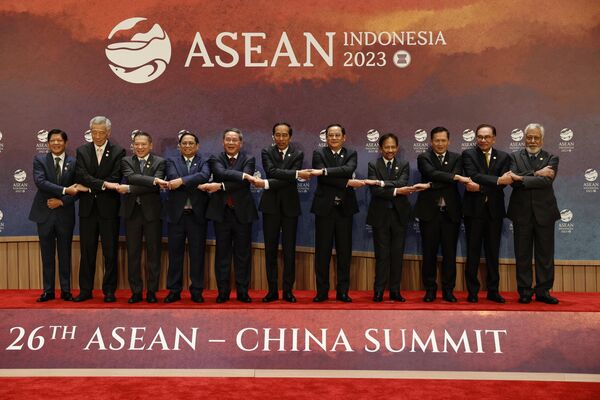 Chụp ảnh đại diện các nước tại Hội nghị cấp cao ASEAN - Trung Quốc ở Indonesia - Sputnik Việt Nam