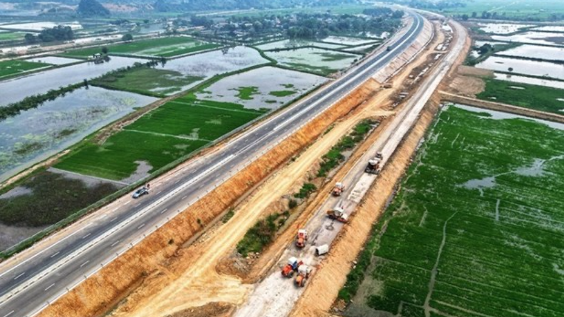 Xây dựng đường cao tốc Bắc Nam - Sputnik Việt Nam, 1920, 06.09.2023