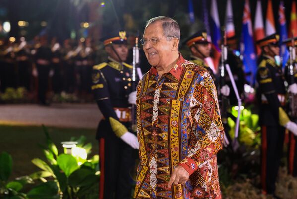 Ngoại trưởng Nga Sergei Lavrov trong buổi dạ tiệc Hội nghị thượng đỉnh ASEAN tại Jakarta - Sputnik Việt Nam