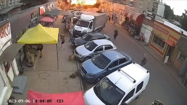 Ukraina dùng tên lửa Mỹ tập kích vào khu chợ dân cư ở thành phố Konstantinovka - Sputnik Việt Nam