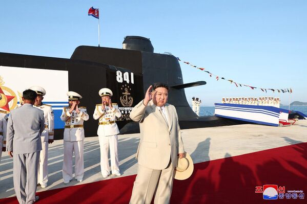 Lễ hạ thủy tàu ngầm mới của Bắc Triều Tiên mang vũ khí tấn công hạt nhân chiến thuật - Sputnik Việt Nam