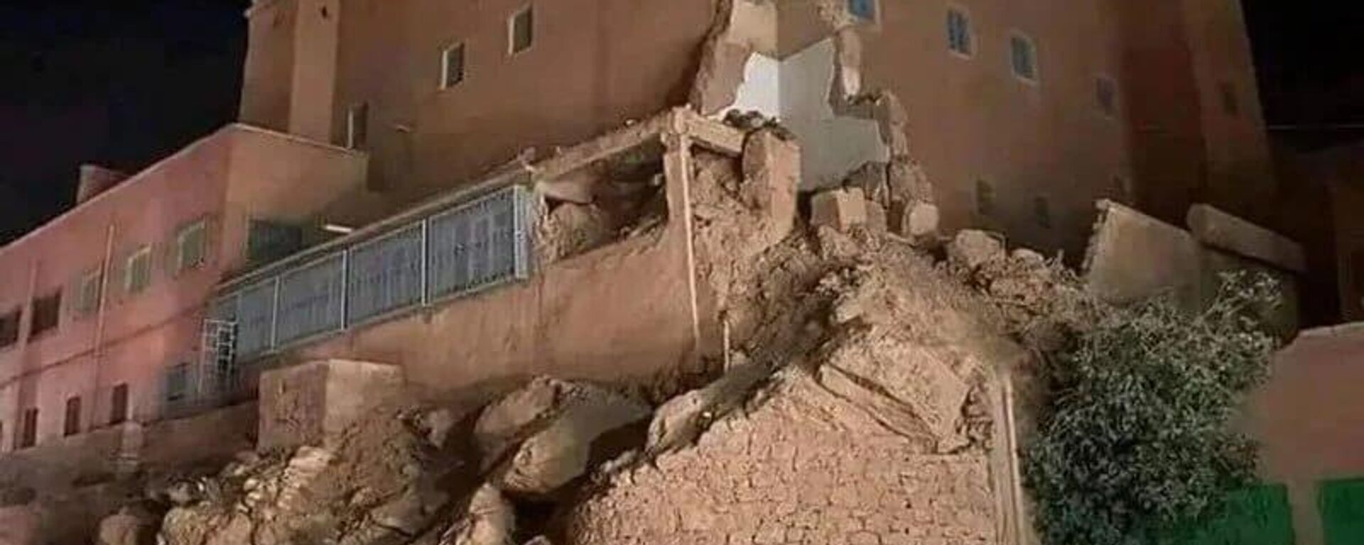 Tòa nhà bị hư hại ở Maroc sau trận động đất ngày 9/9/2023 - Sputnik Việt Nam, 1920, 09.09.2023