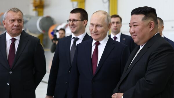 Tổng thống Nga V. Putin thăm sân bay vũ trụ Vostochny và gặp nhà lãnh đạo Triều Tiên Kim Jong-un - Sputnik Việt Nam