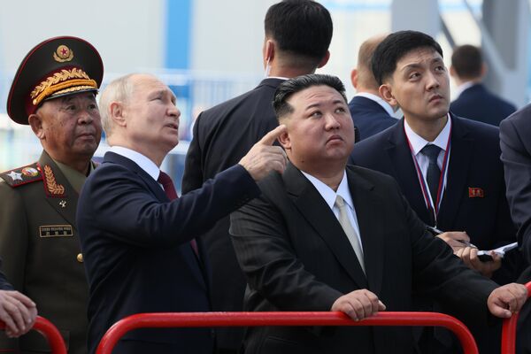 Cuộc gặp giữa Tổng thống Nga Vladimir Putin và nhà lãnh đạo CHDCND Triều Tiên Kim Jong-un - Sputnik Việt Nam