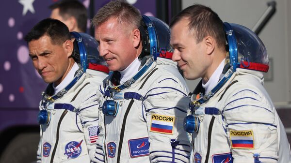 Phi hành gia Frank Rubio, Sergei Prokopyev và Dmitry Petelin - Sputnik Việt Nam