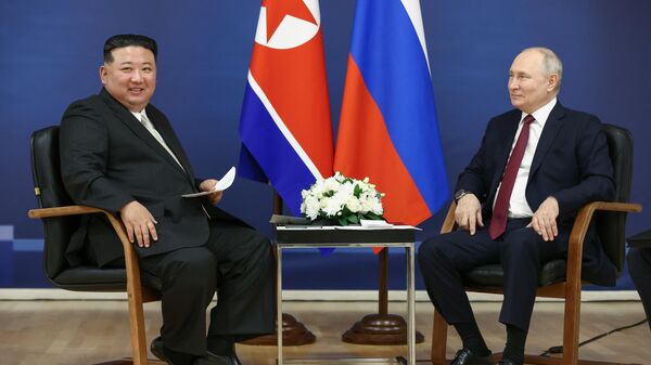 Tổng thống Putin đã gặp Kim Jong-un, người vừa đến Sân bay vũ trụ Vostochny - Sputnik Việt Nam