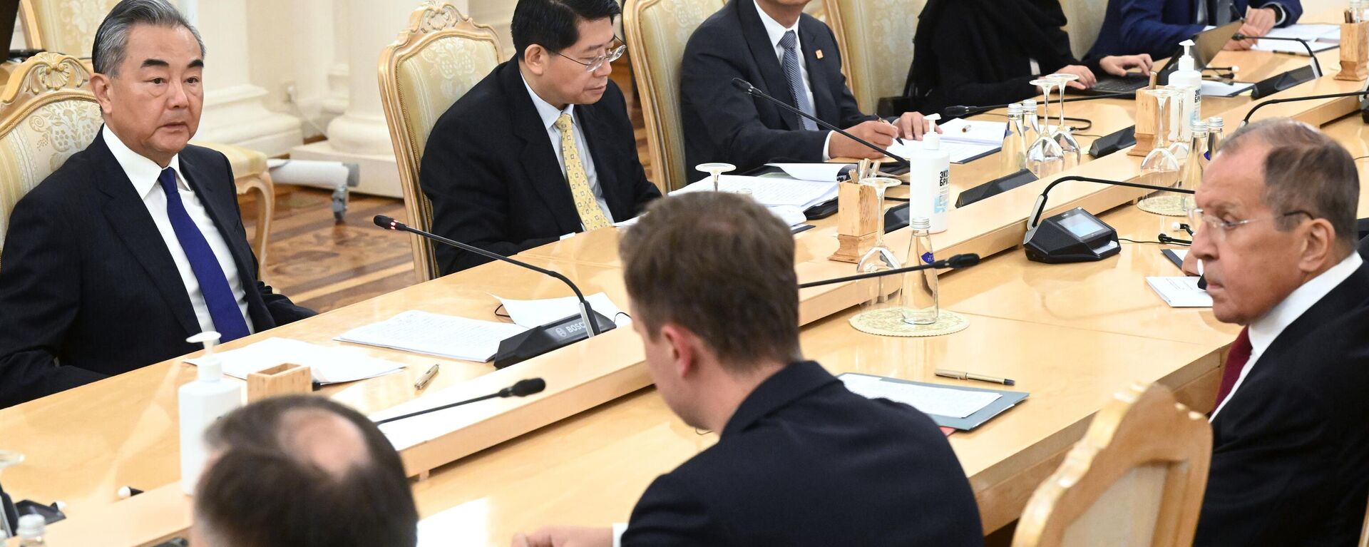Ngoại trưởng Nga Sergei Lavrov và Ngoại trưởng Trung Quốc Vương Nghị tại cuộc gặp ở Moskva - Sputnik Việt Nam, 1920, 19.09.2023