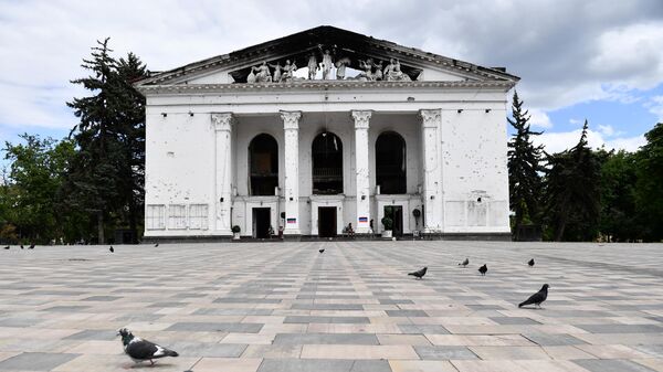 Nhà hát bị phá hủy ở Mariupol - Sputnik Việt Nam