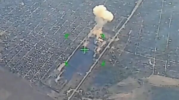 Xuất hiện video ghi lại cuộc tấn công vào kho vũ khí của LLVT Ukraina ở DNR - Sputnik Việt Nam