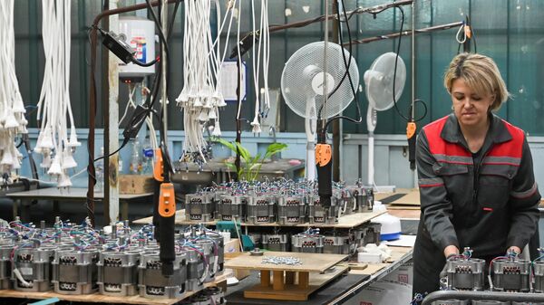 Sản xuất thiết bị nông nghiệp tại nhà máy Neptun ở Stavropol - Sputnik Việt Nam