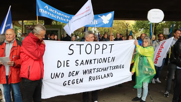 “Đức phải rời NATO”: buổi biểu tình chống cung cấp vũ khí cho Ukraina ở Dusseldorf - Sputnik Việt Nam